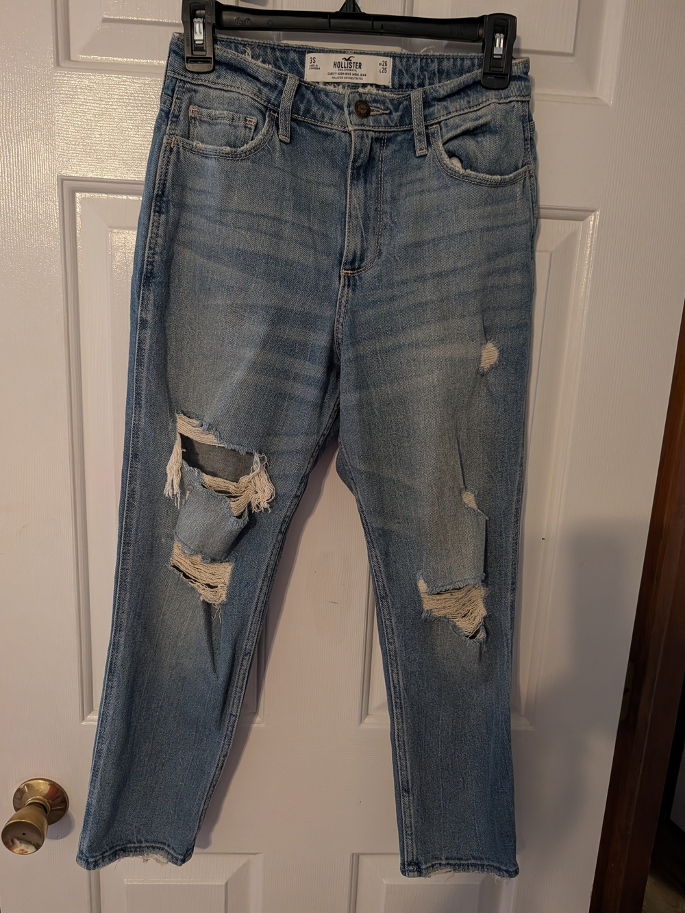 Hollister Women's Light Blue Distressed Ripped Jeans